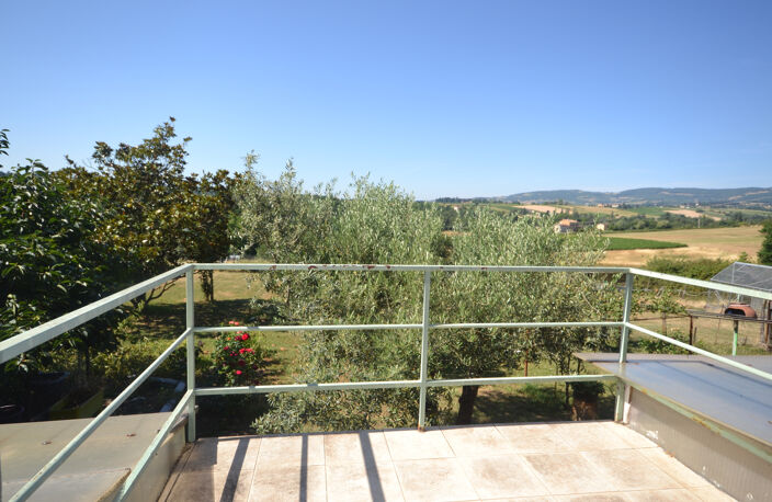 NORD LYON, GLEIZE, Maison en pierres,170 m2 hab, dépendances,terrain de 3 HA plat, Vue — photo 3