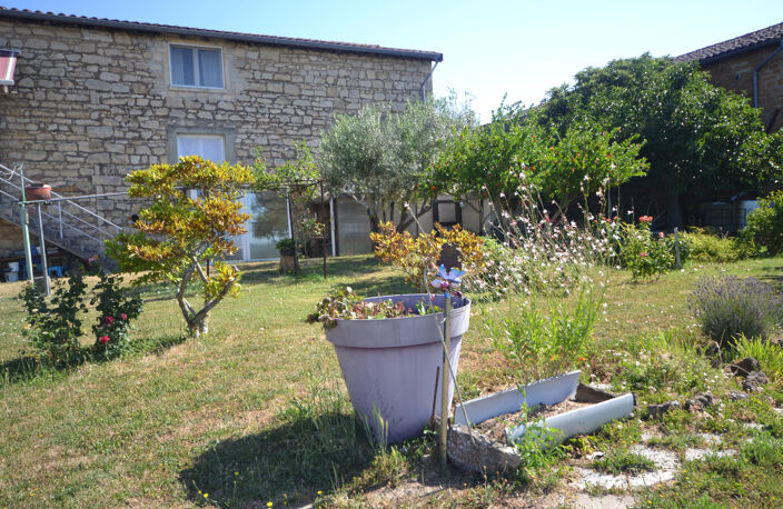 NORD LYON, GLEIZE, Maison en pierres,170 m2 hab, dépendances,terrain de 3 HA plat, Vue — photo 4
