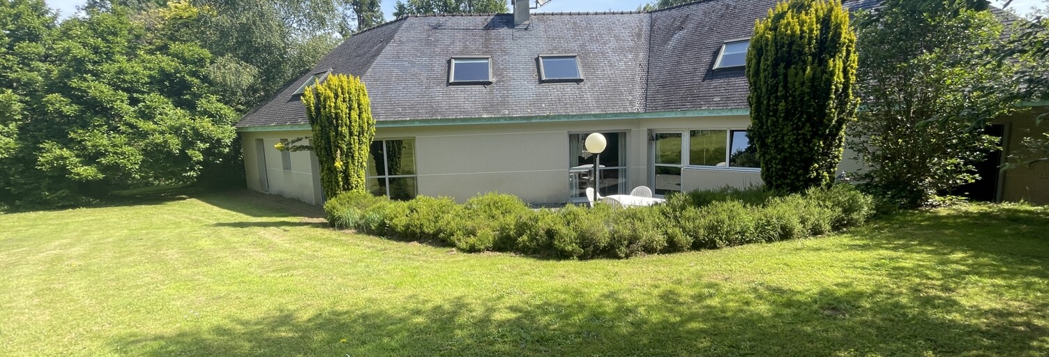 Maison 12 Pièces 240 m² à vendre à Pont-de-Buis-lès-Quimerch (29590)