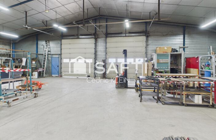 Site industriel avec bureaux et entrepôts — photo 4