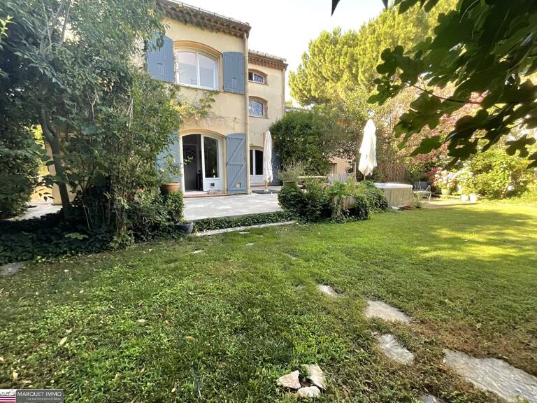 Villa — photo 1