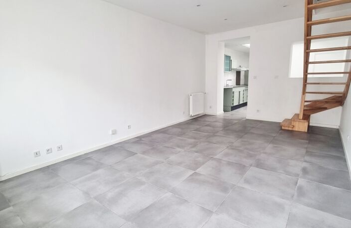 Vente Maison de ville 4 pièces — photo 2