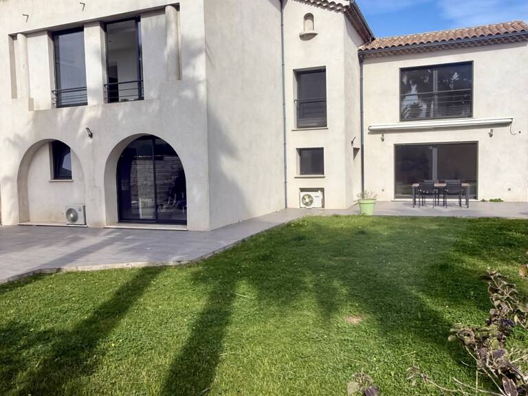 Vente Maison/villa 9 pièces — photo 1