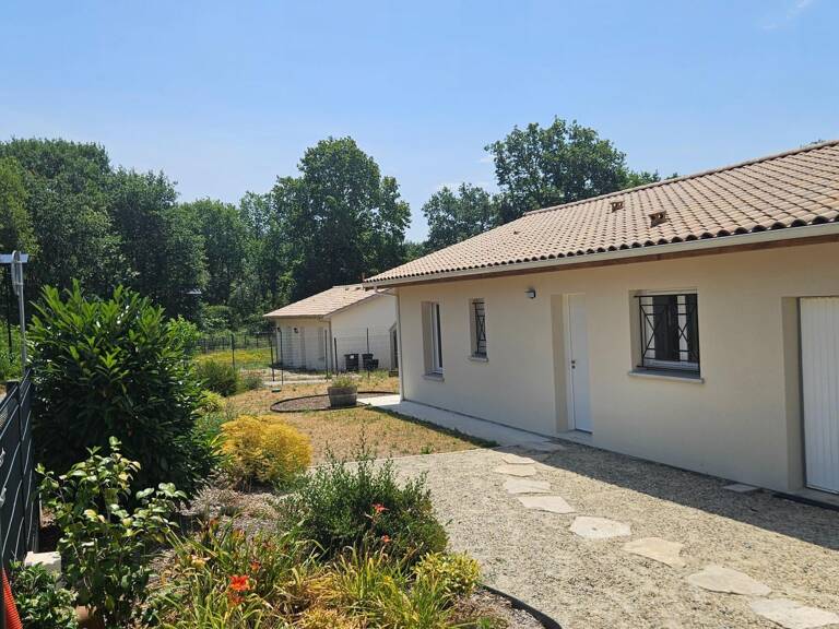 Maison neuve 2024 : le confort moderne dans un cadre paisible — photo 1