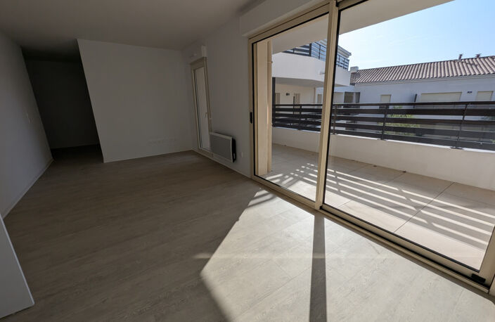 Vente appartement T2 47 m2 Nîmes Mont Duplan avec terrasse, vue dégagée et parking sous-sol — photo 2