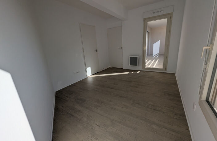 Vente appartement T2 47 m2 Nîmes Mont Duplan avec terrasse, vue dégagée et parking sous-sol — photo 5