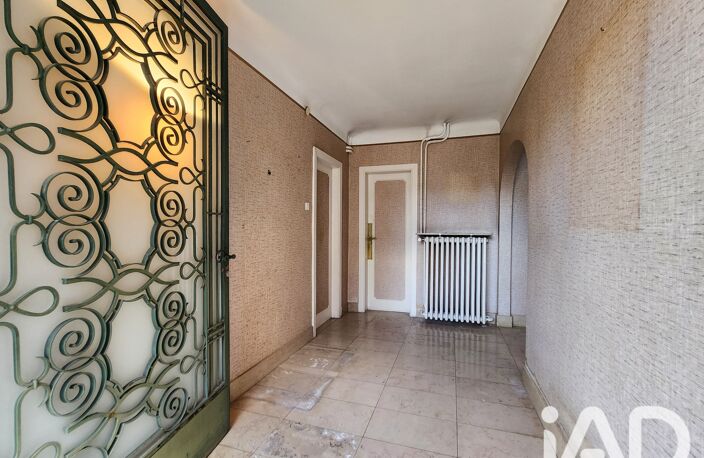 Vente Maison/villa 8 pièces — photo 2