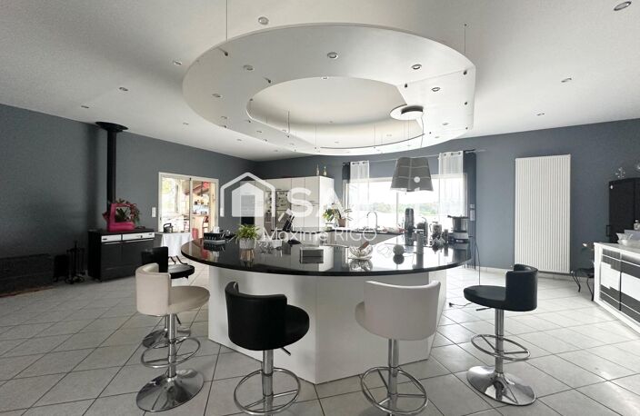 Propriété d'exception de 285 m² sur 2,2 ha — photo 4