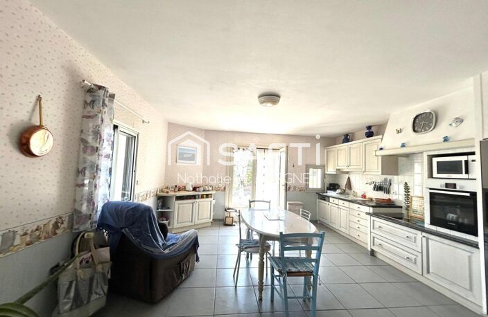 Ensemble immobilier : 2 maisons / hangars /annexes — photo 4