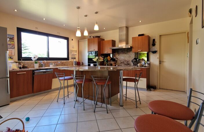 Vente Maison/villa 10 pièces — photo 4