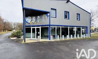Commerce  830 m² à vendre à La Couronne (16400)