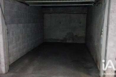 Garage  24000 €