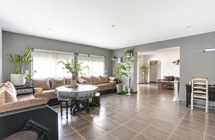 Contemporaine de 8 pièces principales — photo 2