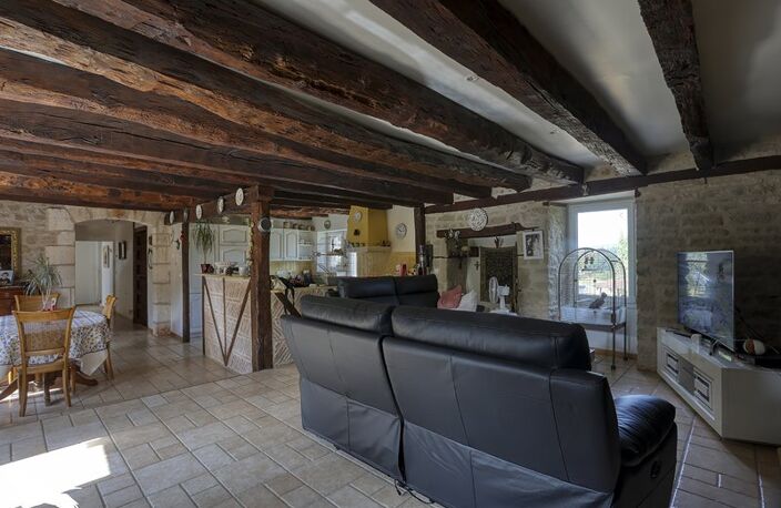 Maison en pierre de 7 pièces principales — photo 2