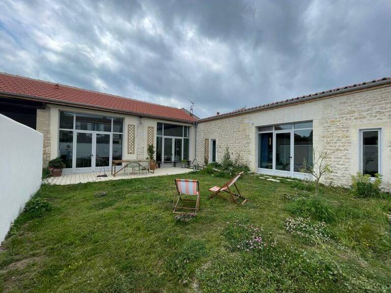 Maison en pierre de 5 pièces principales — photo 1