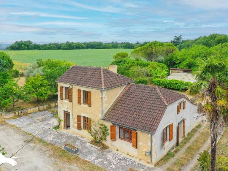 Maison en pierre de 6 pièces principales — photo 1