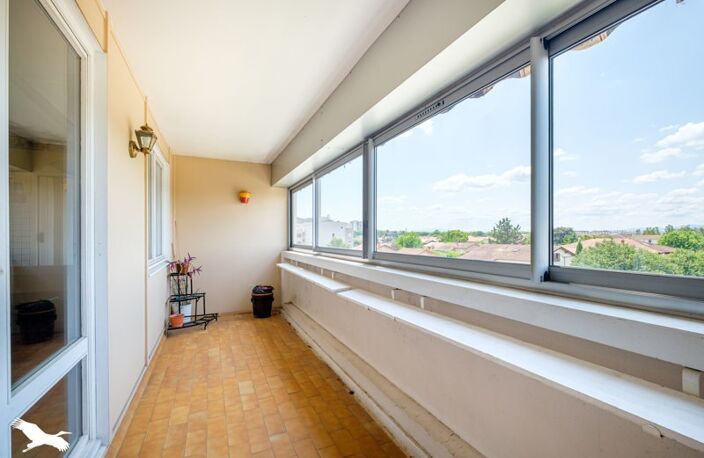 Vente appartement 3 pièces 68 m² Saint-Priest (69800) — photo 2