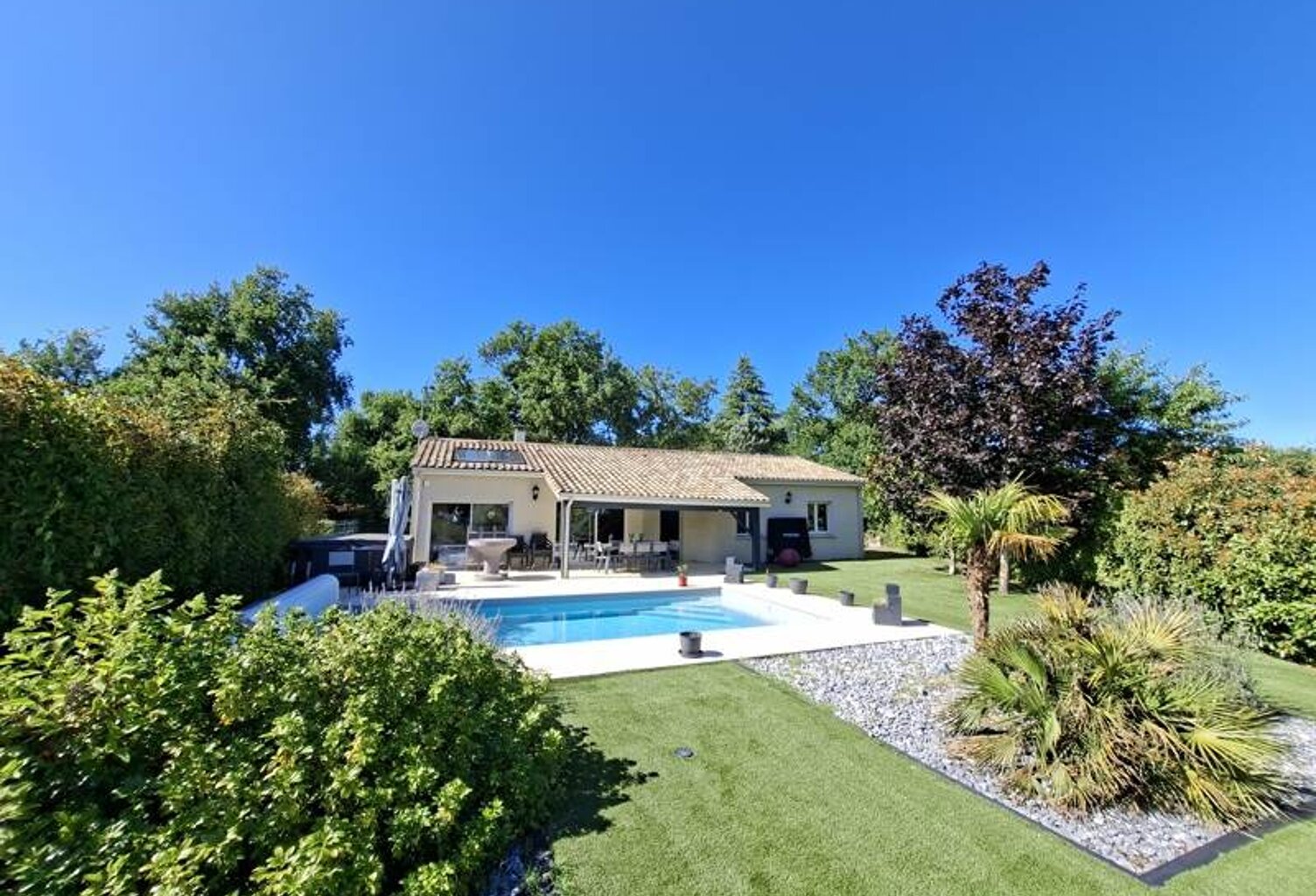 Contemporaine de 5 pièces principales — photo 1