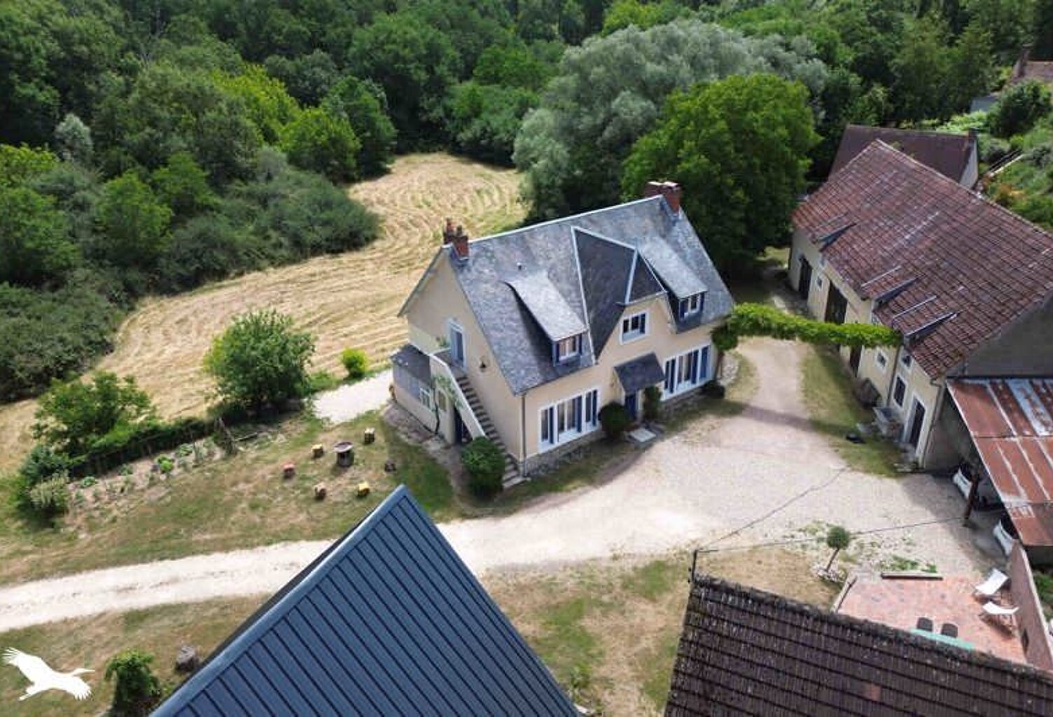 Maison en pierre de 4 pièces principales — photo 1