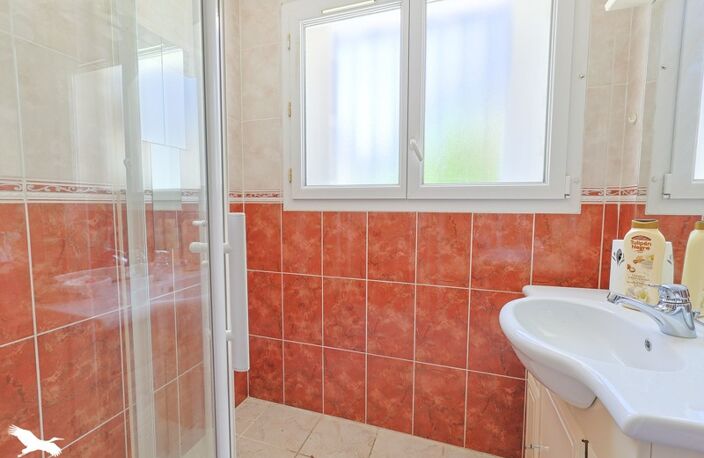 Vente maison 4 pièces 109 m² Boutiers-Saint-Trojan (16100) — photo 5