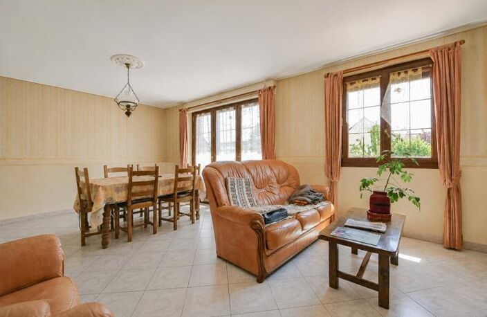 Vente maison 5 pièces 93 m² Mont-près-Chambord (41250) — photo 2