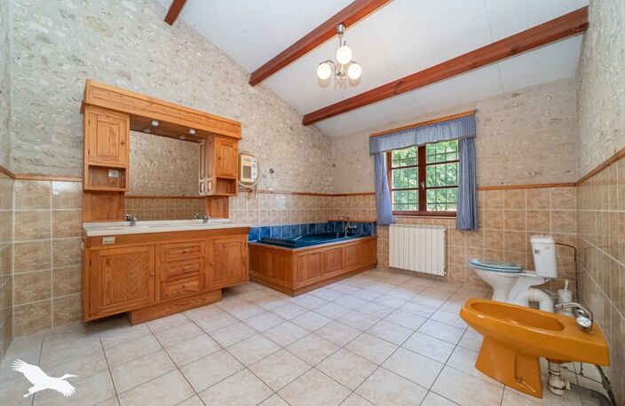 Charentaise de 7 pièces principales — photo 4
