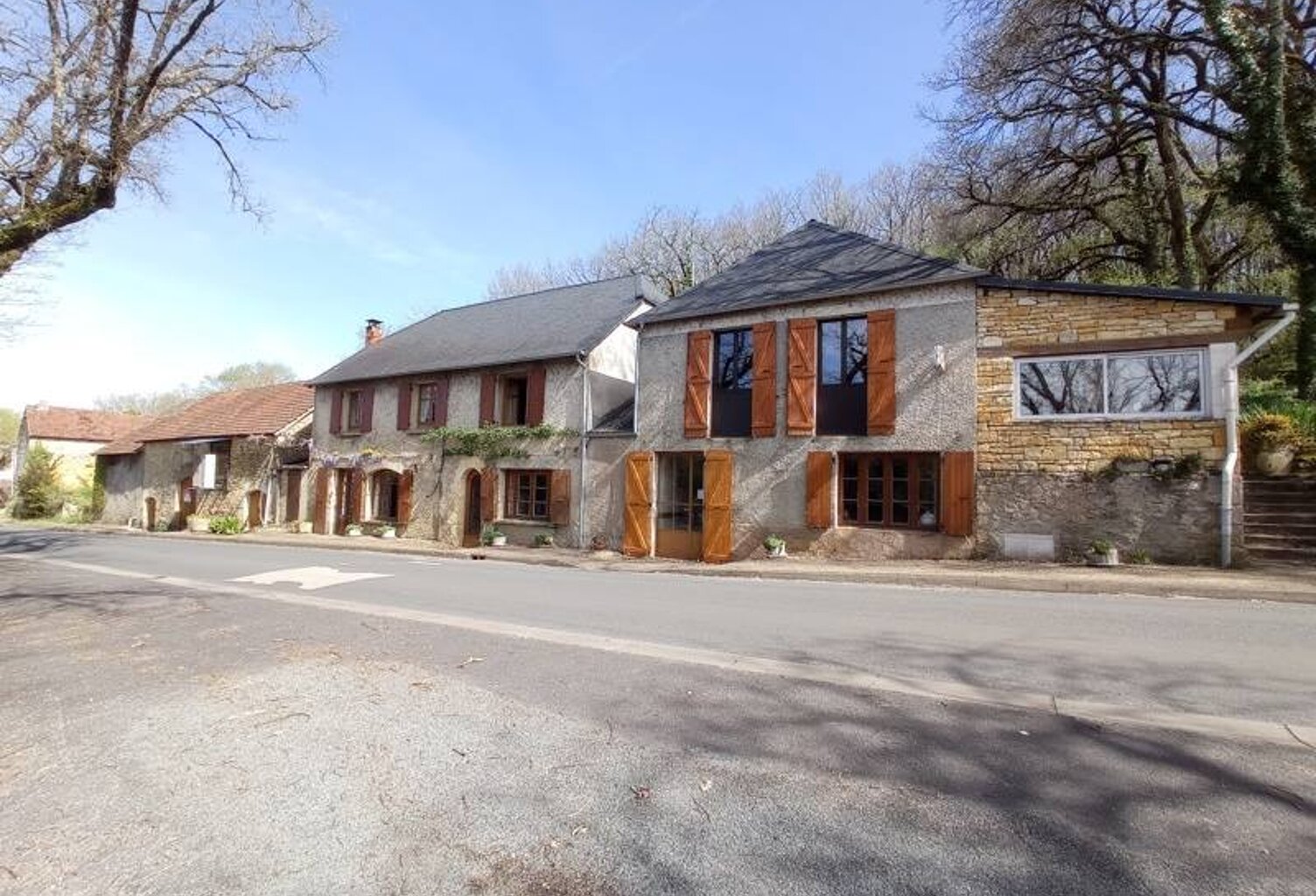 Ferme (tte) de 11 pièces principales — photo 1