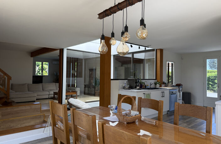 MAISON D'ARCHITECTE - 198 M2 — photo 3