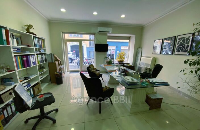 professionnel local commercial — photo 2