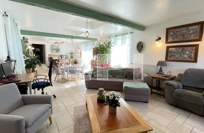 6274 LONGERE A 3 KM DE ST-VARENT avec de beau volume vous offre — photo 2