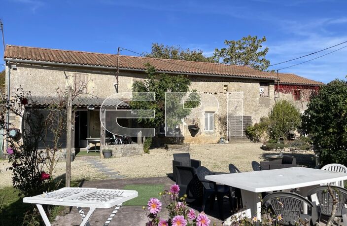 6274 LONGERE A 3 KM DE ST-VARENT avec de beau volume vous offre — photo 5