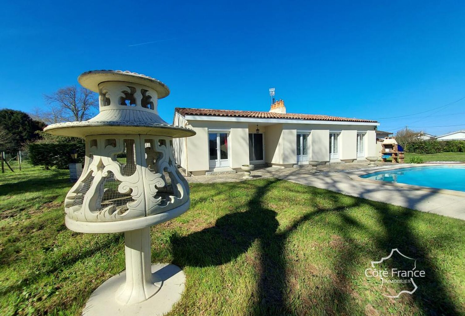 Maison 3 chambres, avec grand jardin et piscine — photo 1