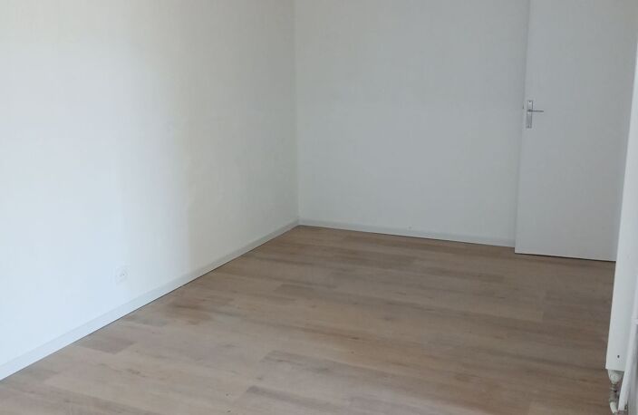 GARAGAI-E3032A008L- T4 de81m² avec terrasse en plein cœur du Jas de Bouffan — photo 3