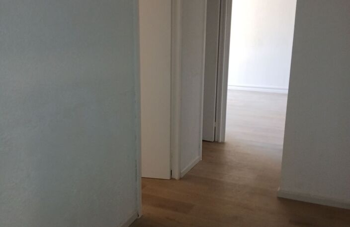 GARAGAI-E3032A008L- T4 de81m² avec terrasse en plein cœur du Jas de Bouffan — photo 4