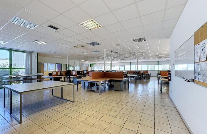 À VENDRE – LOCAL PROFESSIONNEL 530m² à LA PRIMAUBE ! — photo 3