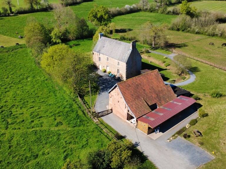   PROPRIÉTÉ ÉQUESTRE DE CARACTÈRE – 3,3 HECTARES – HABITATION + GÎTE + DÉPENDANCES  LE DEZERT (50) — photo 1