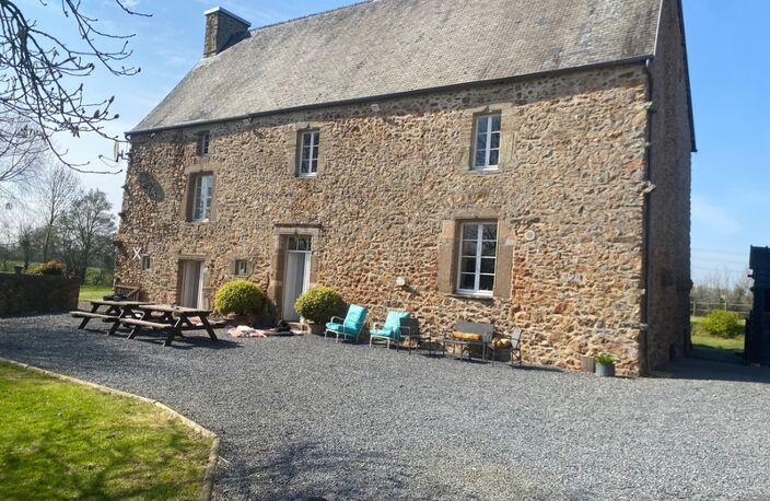   PROPRIÉTÉ ÉQUESTRE DE CARACTÈRE – 3,3 HECTARES – HABITATION + GÎTE + DÉPENDANCES  LE DEZERT (50) — photo 4