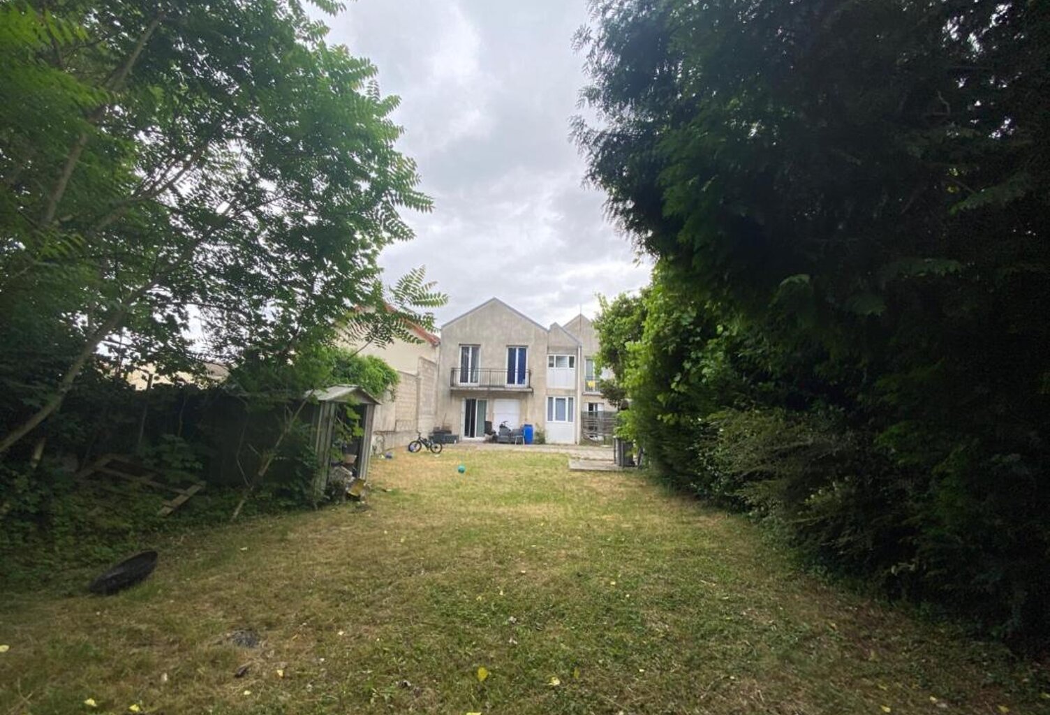 INVESTISSEMENT à ARNOUVILLE (95) - Rue de la GIRONDE - MAISON de 8 pièces de 190 M² sur parcelle de 652 m² — photo 1