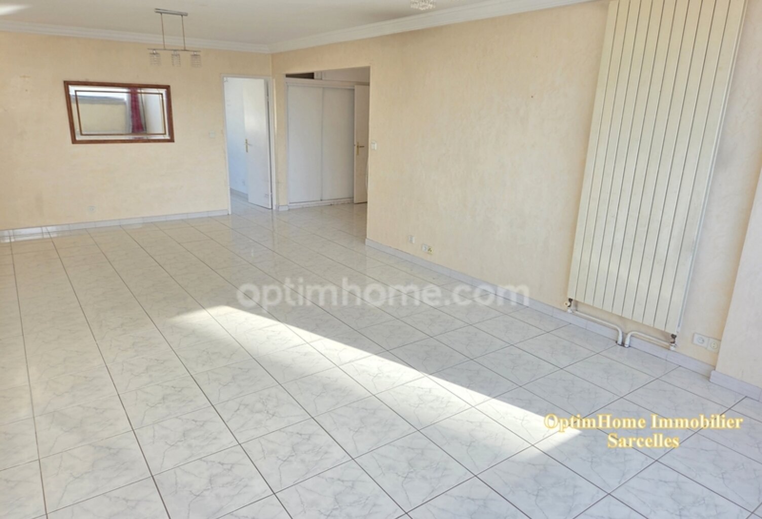 Sarcelles - Henri Poincaré - Appartement de 4 pièces / 3 chambres - 105 m2 - 185 000 € FAI — photo 1