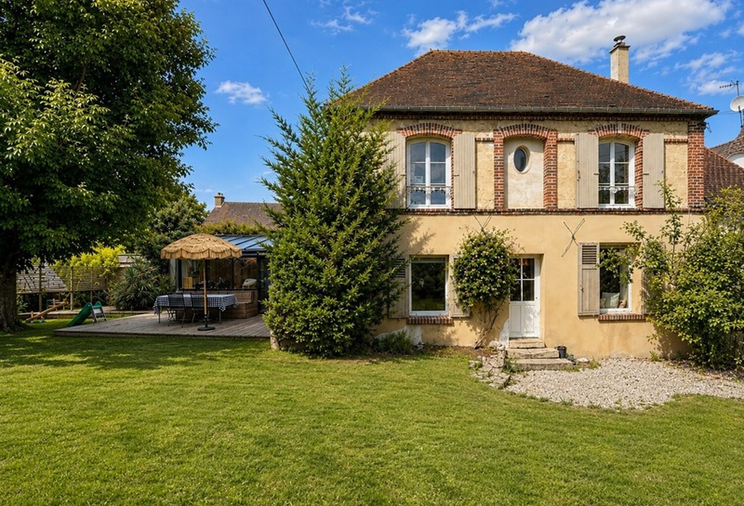 Mont-l'Évêque – Maison de caractère de 135 m² avec jardin, à seulement 4 minutes de Senlis — photo 1