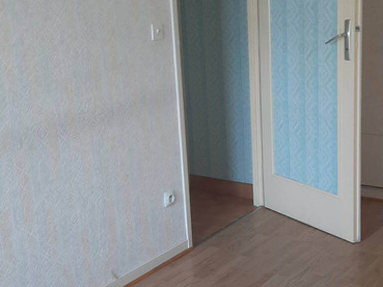 RARE MAISON DE PLAIN PIED DANS UN JOLI QUARTIER RÉSIDENTIEL PAISIBLE — photo 1