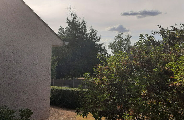 RARE MAISON DE PLAIN PIED DANS UN JOLI QUARTIER RÉSIDENTIEL PAISIBLE — photo 2