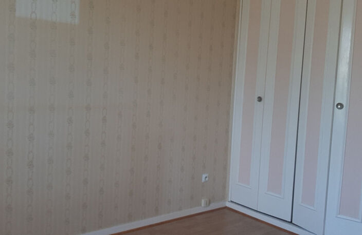 RARE MAISON DE PLAIN PIED DANS UN JOLI QUARTIER RÉSIDENTIEL PAISIBLE — photo 4
