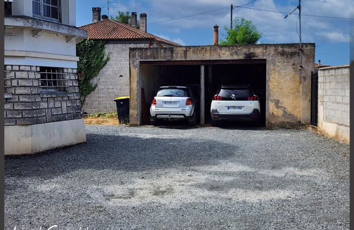 Maison sur deux niveaux 5 chambres Garages à vendre sur la commune de  PINEUILH (33) — photo 3