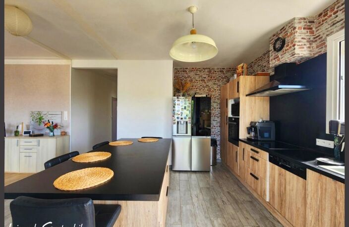 Maison sur deux niveaux 5 chambres Garages à vendre sur la commune de  PINEUILH (33) — photo 5