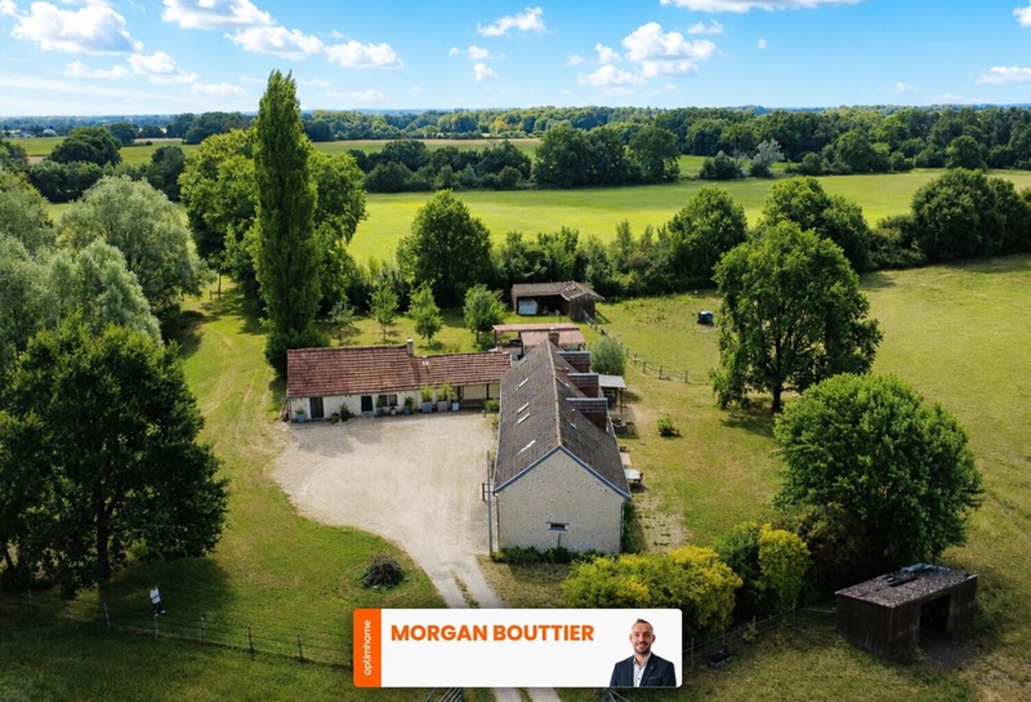 Propriété de caractère avec piscine, T2 indépendant, studio et près de 4 hectares à NOYANT-VILLAGES (49) — photo 1