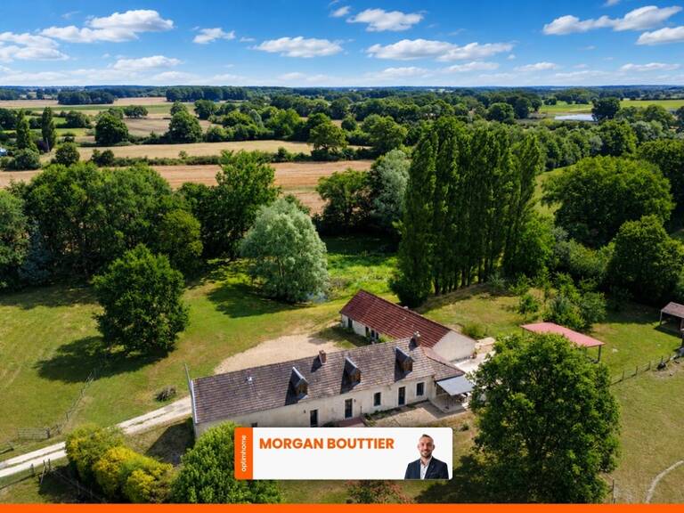 Propriété de caractère avec piscine, T2 indépendant, studio et près de 4 hectares à NOYANT-VILLAGES (49) — photo 1