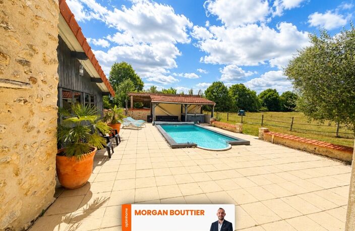Propriété de caractère avec piscine, T2 indépendant, studio et près de 4 hectares à NOYANT-VILLAGES (49) — photo 3