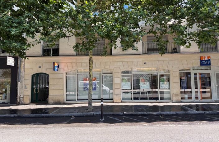 Vincennes centre – Deux places de parking en enfilade à vendre — photo 4