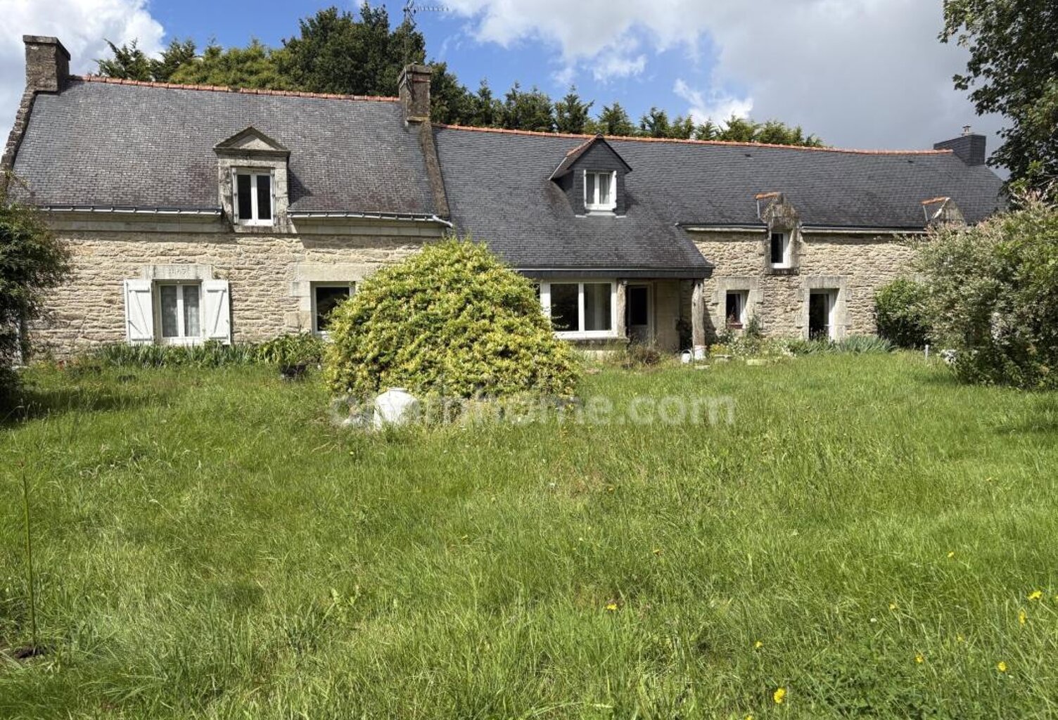 Authentique longère rénovée de 215 m2 – 5 chambres – Terrain arboré de 3000m2 au calme absolu — photo 1